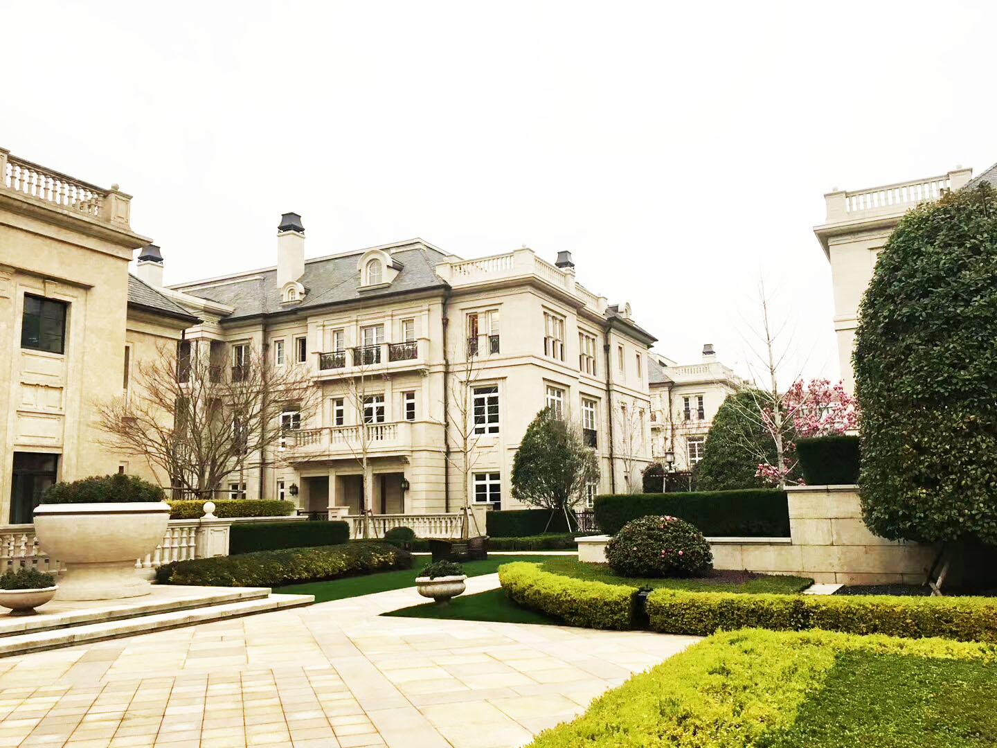 青溪別墅中央空調(diào)地暖安裝